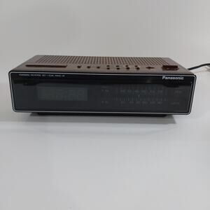 Vintage Panasonic Simulated Wood Cabinet AM/FM Alarm Clock RC-6210